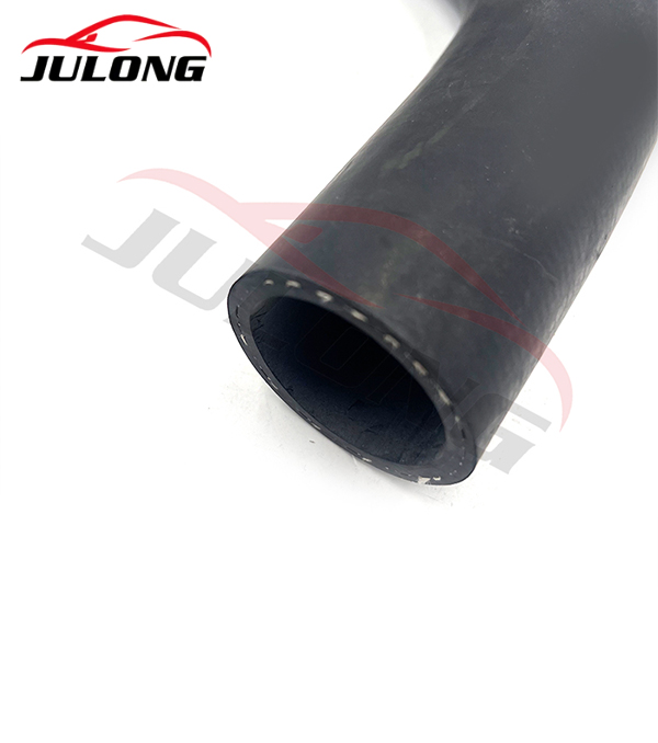 Mitsubishi Canter 444/449 Radiator Upper Flexible Hose OEM: MC111580 Mitsubishi Canter 444/449 Radiator Upper Flexible Hose OEM: MC111580