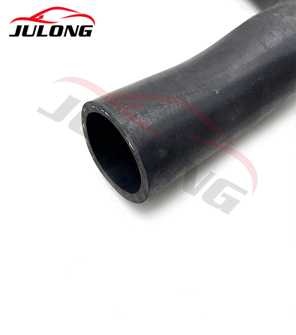 Mitsubishi Radiator Water Supply Hose OEM: MC430323 Mitsubishi Radiator Water Supply Hose OEM: MC430323