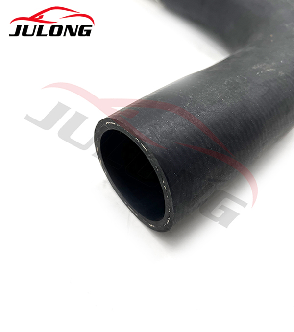 Mitsubishi Radiator Water Supply Hose OEM: MC430323 Mitsubishi Radiator Water Supply Hose OEM: MC430323