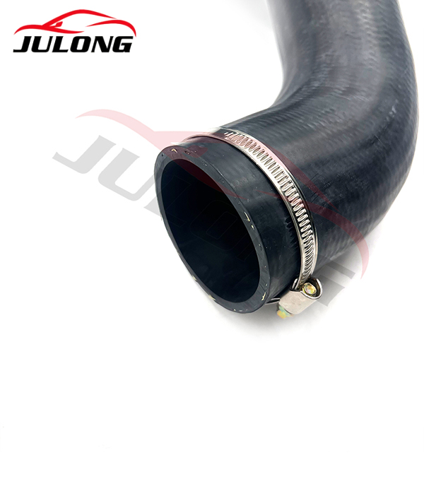 Range Rover Evoque Mk1 Intercooler Intake Hose OEM: LR041817 Range Rover Evoque Mk1 Intercooler Intake Hose OEM: LR041817