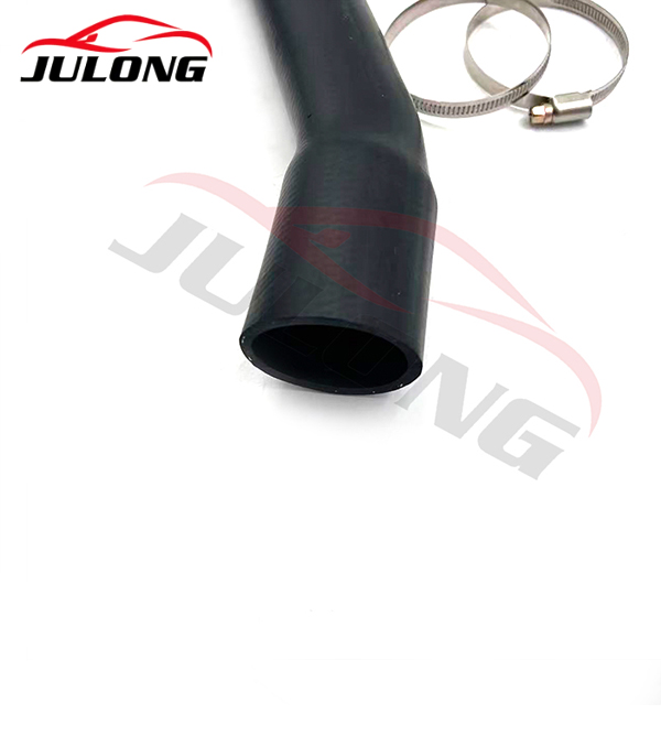 Ford Focus II C-MAX EGR 2.0 TDCI Right-side turbocharger intercooler hose OEM: 1530297 Ford Focus II C-MAX EGR 2.0 TDCI Right-side turbocharger intercooler hose OEM: 1530297